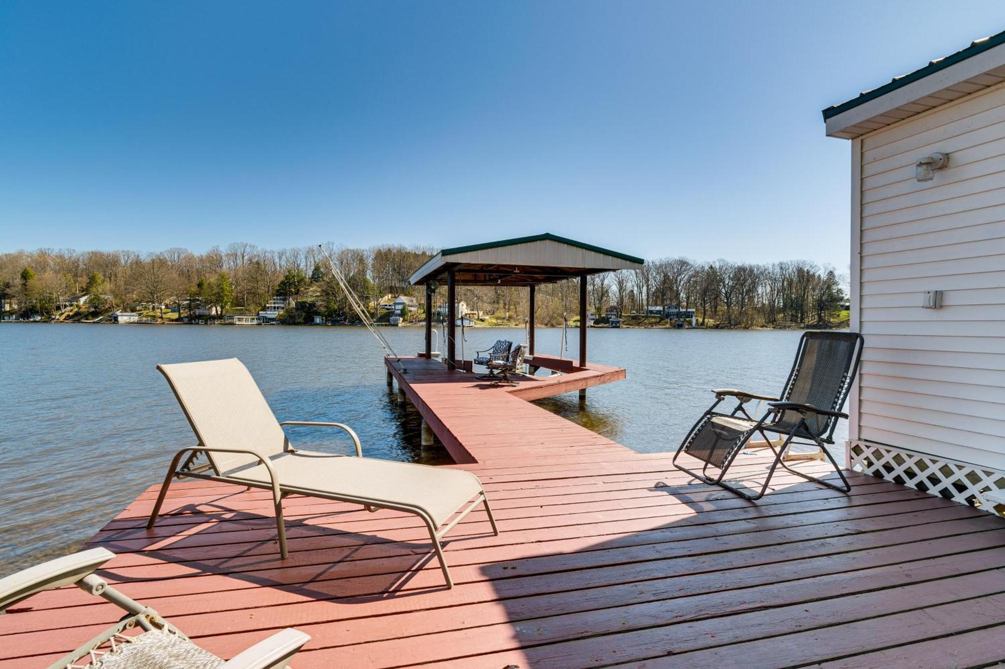 Waterfront Wolcott Vacation Rental With Deck And Views Exterior photo